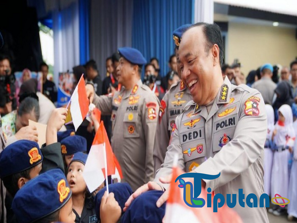 Profil Komjen Dedi Prasetyo: Sang Profesor di Balik Seragam Polisi yang Kini Menjabat Wakapolri