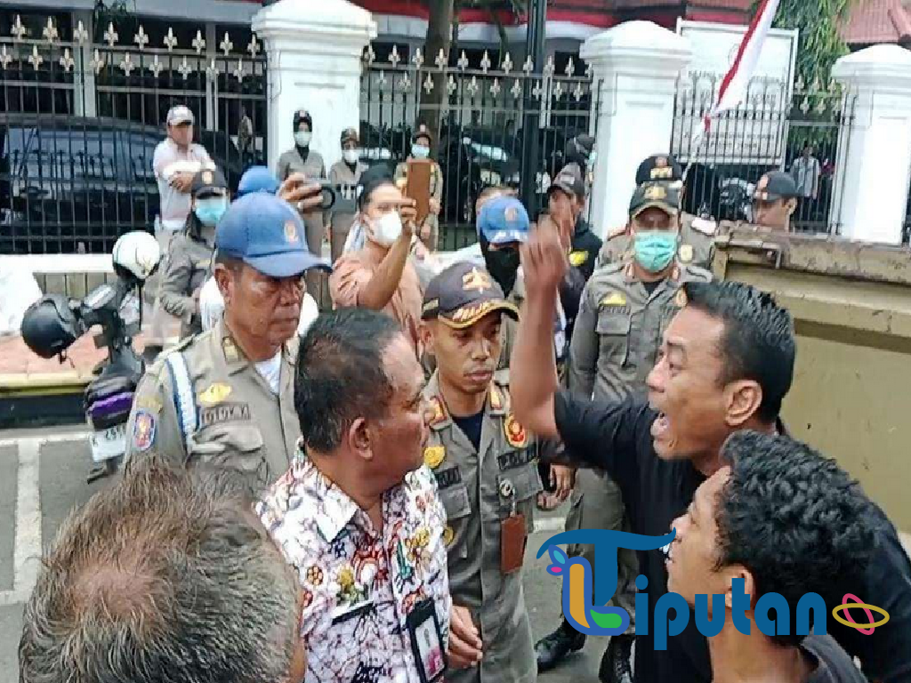 Ricuh di Pati: Penertiban Posko Donasi Aksi Tolak Kenaikan PBB-P2 Berujung Ketegangan