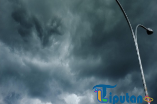 Fenomena Awan Cumulonimbus di Langit Garut-Bandung Menyita Perhatian Warga