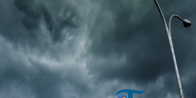 Fenomena Awan Cumulonimbus di Langit Garut-Bandung Menyita Perhatian Warga