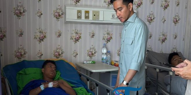 Gibran Kunjungi Korban Demo di RS Polri, Tanyakan Kondisi Usai Terkena Bom Molotov