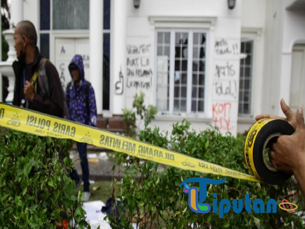 Polisi Tangkap 13 Orang Terkait Penjarahan Rumah Uya Kuya, Selidiki Dua Kasus