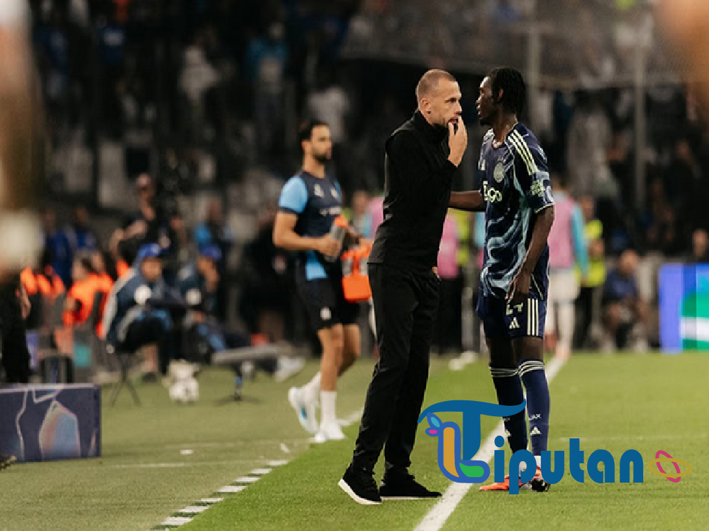 Marseille Libas Ajax 4-0, Heitinga Bela Para Pemainnya