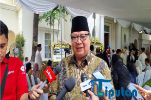 Menko Airlangga dan Menag Sampaikan Belasungkawa di Rumah Duka Istri Wapres Ke-4