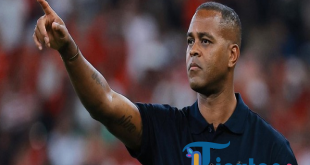 Wasit Lancar, Tapi Strategi Patrick Kluivert Bikin Publik Terkejut