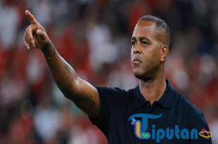 Wasit Lancar, Tapi Strategi Patrick Kluivert Bikin Publik Terkejut