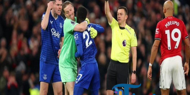 Babak Pertama: Everton dengan 10 Pemain Ungguli MU