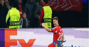 Benfica Unggul Cepat, Ajax Tumbang 0-2