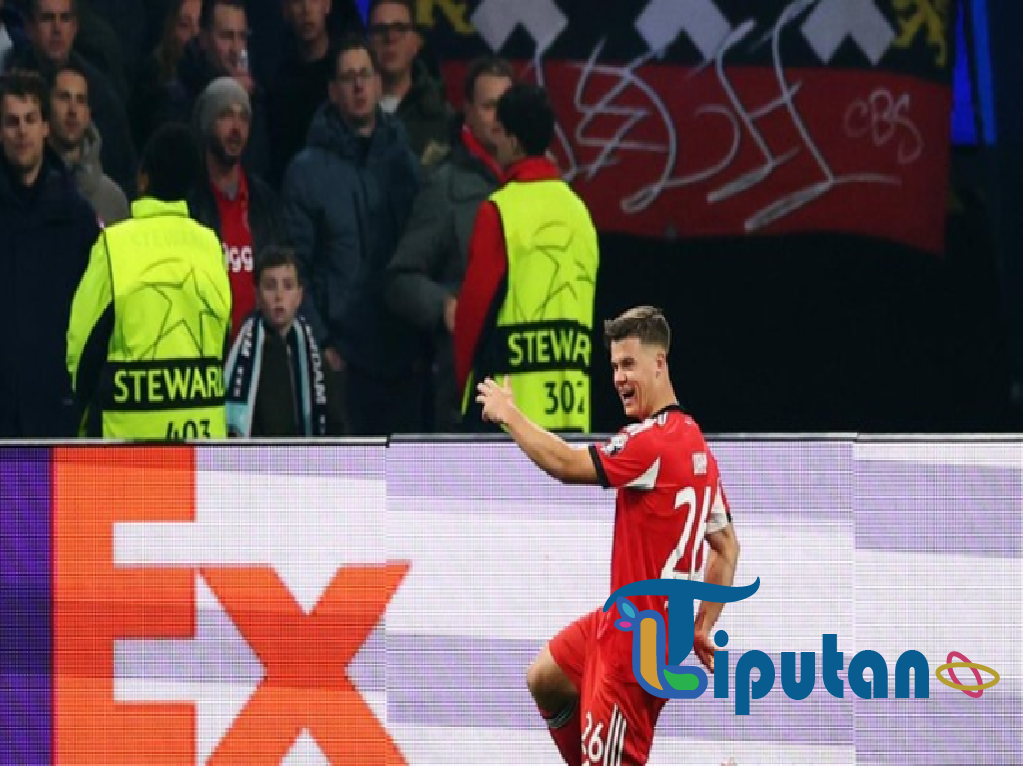Benfica Unggul Cepat, Ajax Tumbang 0-2