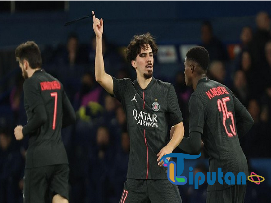 PSG vs Spurs: Hat-trick Vitinha Antar Les Parisiens Menang 5-3