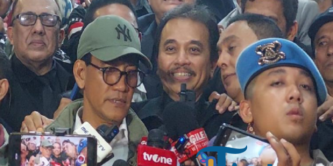 Roy Suryo Tersenyum Lega Usai Tak Ditahan dalam Kasus Ijazah Jokowi