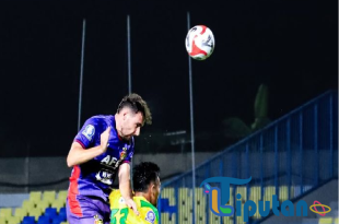 Super League 2025/2026: Persebaya Bermain dengan 10 Pemain, Tahan Imbang Persik Meski Kartu Merah