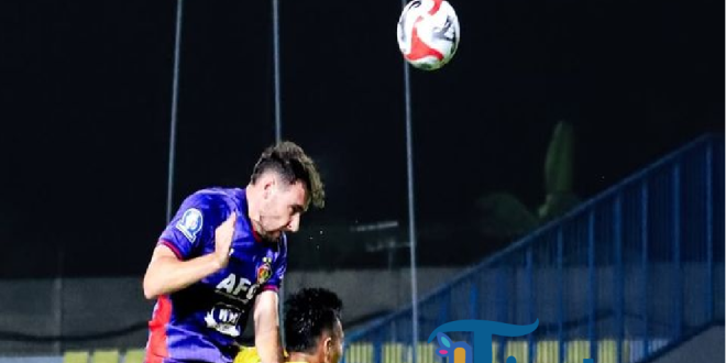 Super League 2025/2026: Persebaya Bermain dengan 10 Pemain, Tahan Imbang Persik Meski Kartu Merah