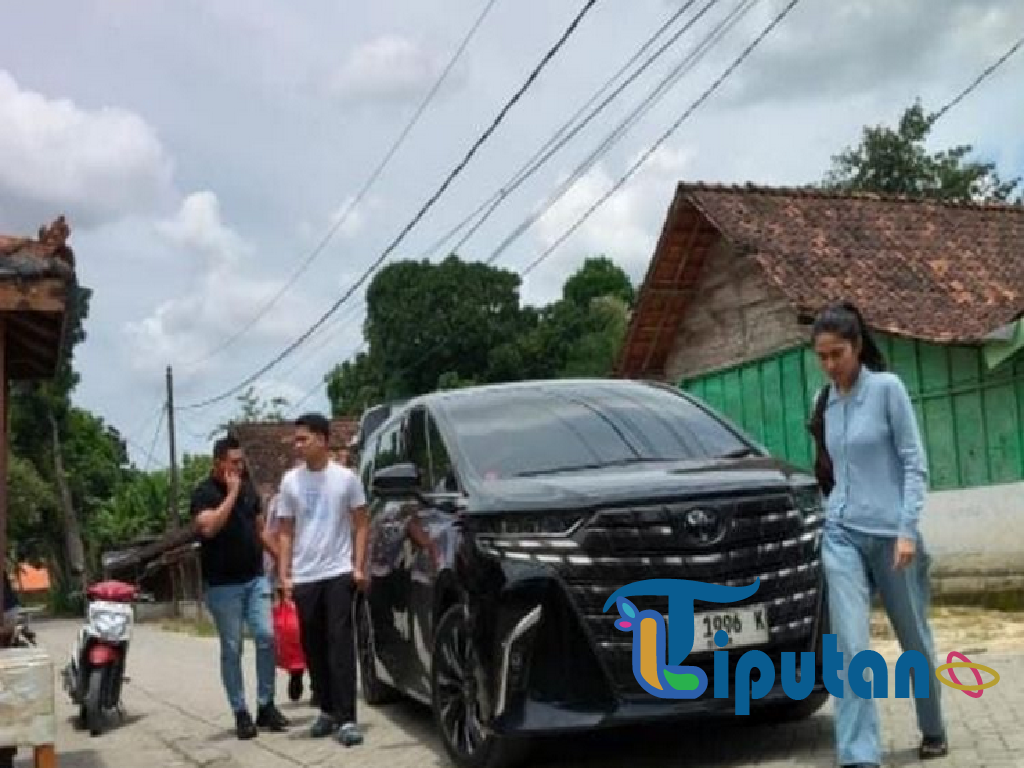 Ayah Pratama Arhan Meninggal Dunia, Azizah Salsha Hadir di Blora