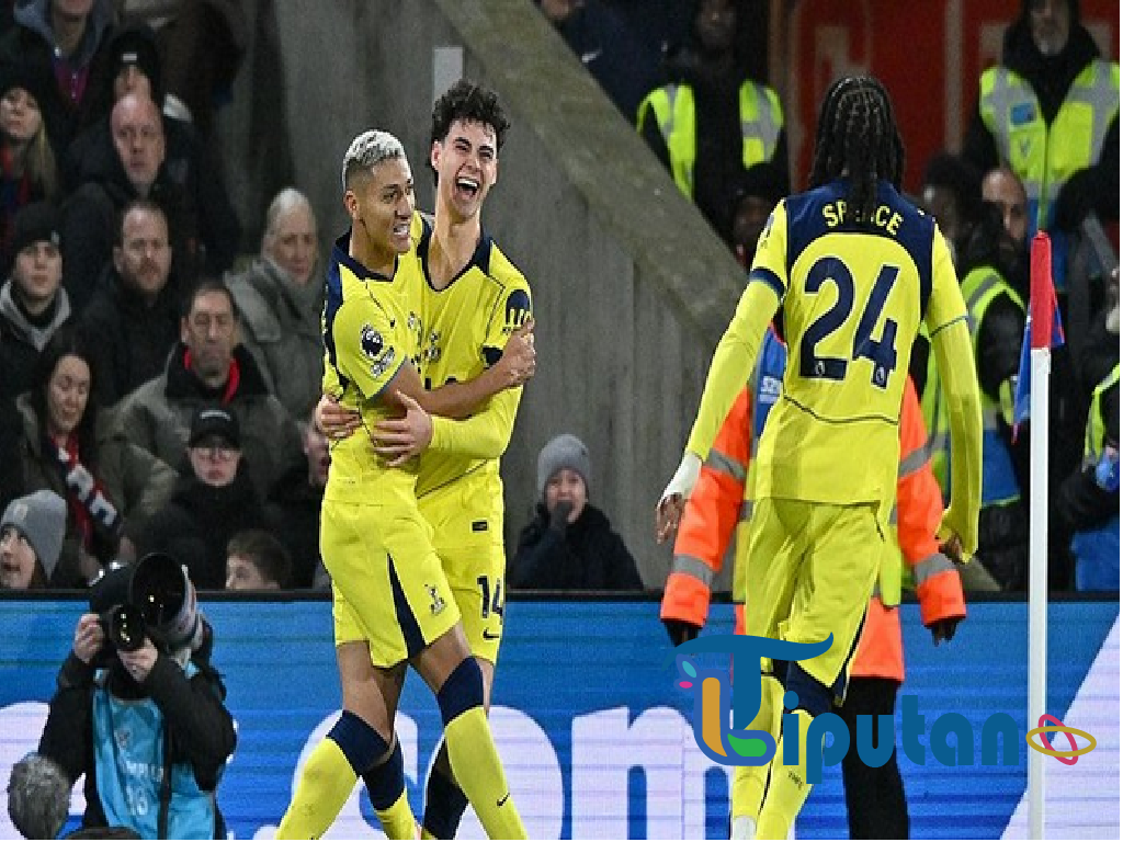 Crystal Palace vs Tottenham: Archie Gray Jadi Pahlawan Muda Spurs