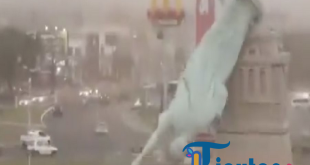 Patung Liberty Ambruk Diterjang Badai, Kepalanya Terpisah dari Tubuh