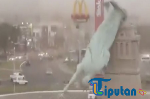 Patung Liberty Ambruk Diterjang Badai, Kepalanya Terpisah dari Tubuh