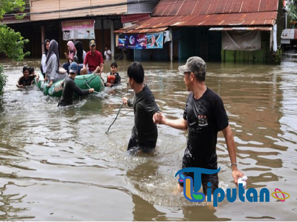 BPBD Makassar: 356 Warga Mengungsi, 29 Pohon Tumbang Akibat Banjir