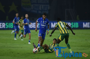 Bojan Hodak Ingatkan Persib Usai Kemenangan Sulit atas PSBS Biak