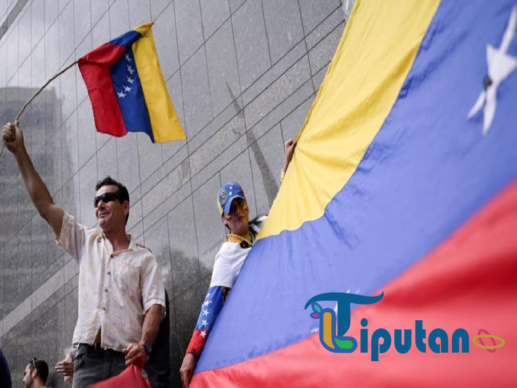 Di Tengah Krisis, Venezuela Bertumpu pada Emas dan Bijih Besi