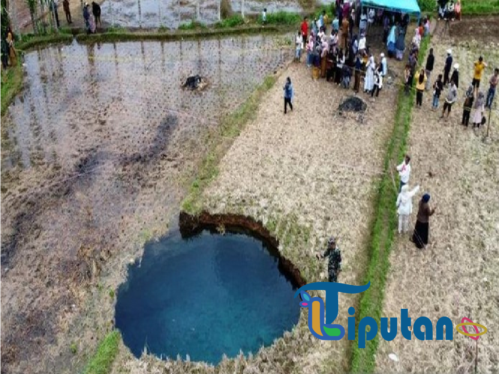 Fenomena Sinkhole di Sawah Warga Sumbar: Apa Sebenarnya Itu?
