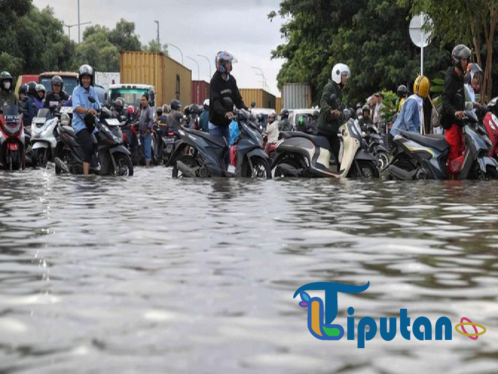 Jakarta Dilanda Banjir: 143 RT dan 16 Ruas Jalan Terendam Siang Ini