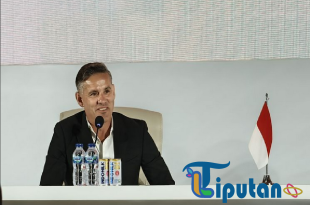 John Herdman Kagum dengan Atmosfer Laga Persib vs Persija, Soroti Performa Rizky Ridho