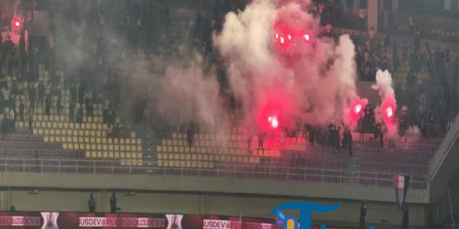 Kericuhan di Stadion Manahan Solo, 23 Suporter dengan Flare Diamankan Polisi