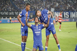 Persib Bandung vs Madura United: Pangeran Biru Hantam 5-0