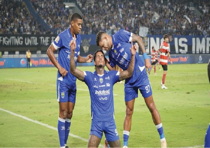 Persib Bandung vs Madura United: Pangeran Biru Hantam 5-0