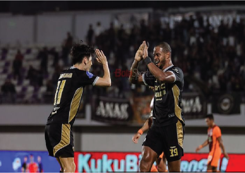 Super League: Dewa United Sikat Borneo FC, Kabar Baik untuk Persib dan Persija
