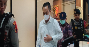 KPK Tangkap Bupati Cilacap, Langsung Dibawa ke Jakarta