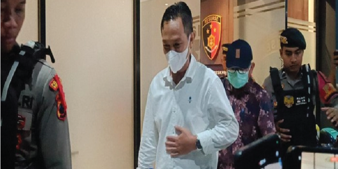 KPK Tangkap Bupati Cilacap, Langsung Dibawa ke Jakarta