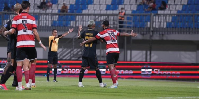 Madura United Takluk 1-2 dari Malut United, David da Silva Cetak Brace