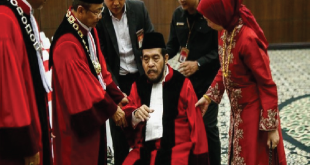 Anwar Usman Pingsan Usai Kirab Wisuda Purnabakti MK