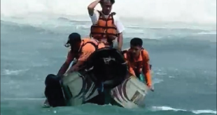 Dua Wisatawan Terseret Arus 'Rip Current' di Pantai Sundak, Berhasil Diselamatkan