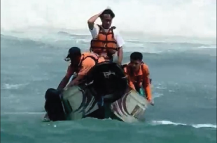Dua Wisatawan Terseret Arus 'Rip Current' di Pantai Sundak, Berhasil Diselamatkan