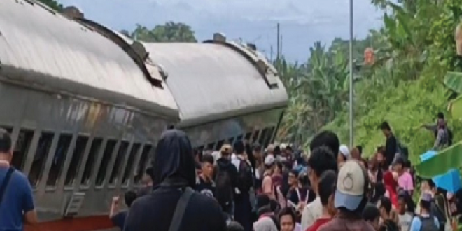 KAI: 8 Perjalanan Kereta Dibatalkan Imbas Bangunkarta Anjlok