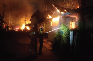 Kebakaran Hebat Melanda Stasiun Elpiji Cimuning, Bekasi — Api Berkobar