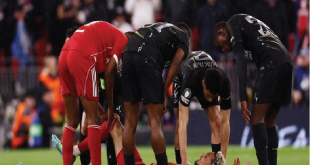 Liverpool tumbang, Ekitike alami cedera serius