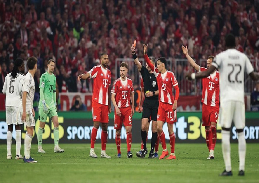 Madrid Keberatan atas Kartu Merah Camavinga, Luis Díaz: Wasit Sudah Tepat