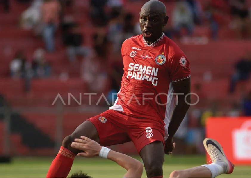 Madura United berhasil meraih kemenangan atas Semen Padang FC