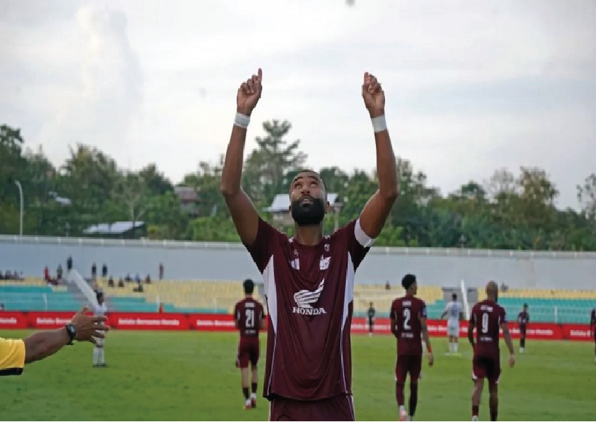 PSM Taklukkan Persik 3-1, Menjauh dari Zona Degradasi