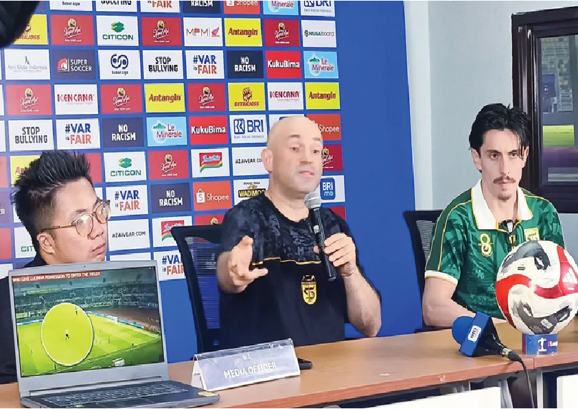 Persebaya mempertanyakan keputusan wasit saat menghadapi Madura United