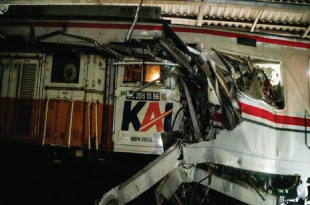 Tiga Korban Tabrakan Kereta di Bekasi Berhasil Diselamatkan