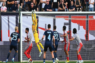 Audero kebobolan di menit-menit krusial, membuat Cremonese harus menyerah 1-2 dari Lazio