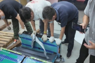 Baterai Blade BYD Generasi Baru Dibongkar Paksa di Tiongkok