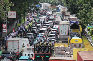 Demo Harkitnas 2026 Lumpuhkan Total Akses Gatot Subroto ke DPR