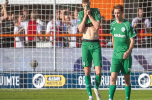FC Groningen harus tertinggal dari Ajax Amsterdam setelah Thom van Bergen mengalami cedera