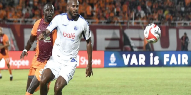Joel Vinicius langsung menggetarkan jala PSIM lewat gol cepat untuk Arema